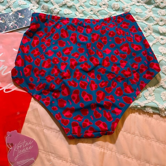 KORTNI JEANE High-Waisted Swim Bottoms “Vibrant Leopard” Sz S - NWT - Picture 7 of 8
